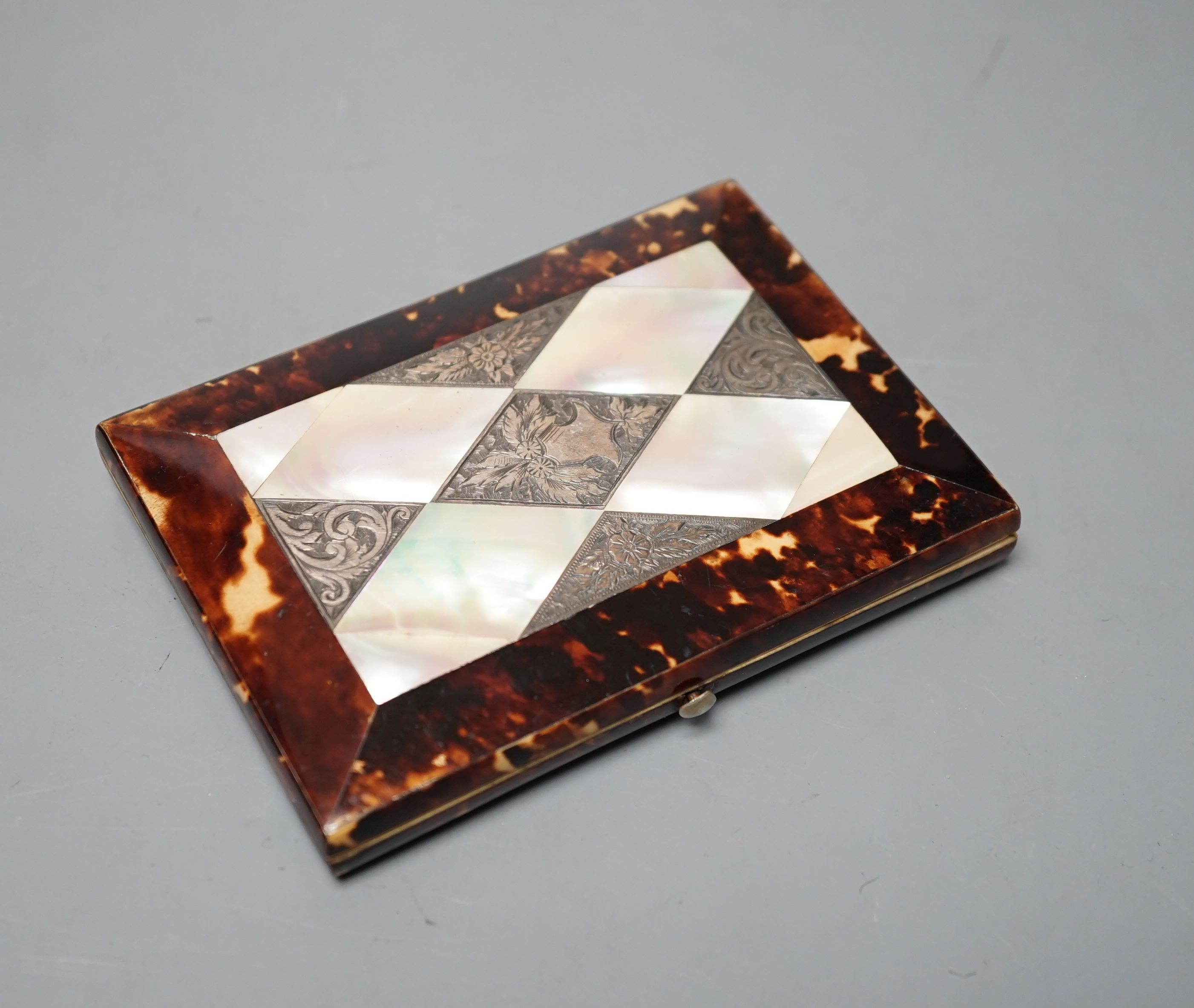 A Victorian tortoiseshell and mother of Pearl card case, 11cm